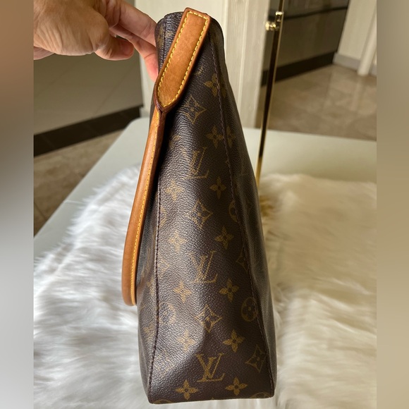 Authentic Louis Vuitton Shoulder bag - Picture 7 of 17